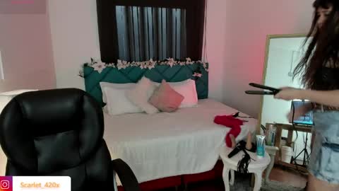 Snapshot of scarlett__cooper__ chatting on May 2026 10:54:01 AM Scarlett online show from May 2026 10:54:01 AM