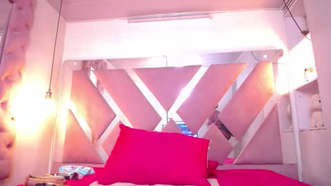 Scarlett online show from February 2026 04:33:01 AM