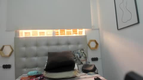 scarlett_fox20 online show from January 2025 05:39:01 PM