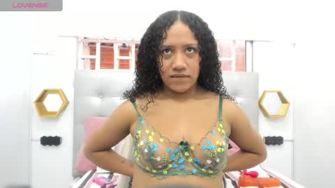 scarlett_fox20 online show from September 2025 11:15:01 AM