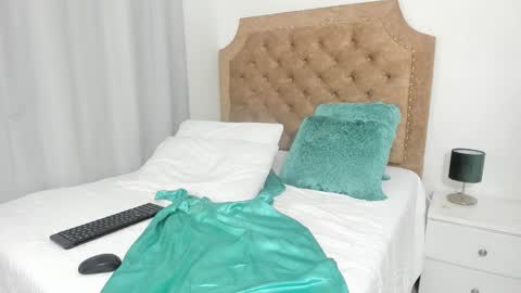 scarlett_star01 online show from February 2026 01:25:01 PM