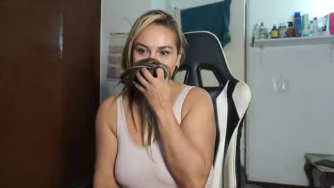 Snapshot of scarlettbellee chatting on April 2026 05:30:01 PM Scarlett online show from April 2026 05:30:01 PM
