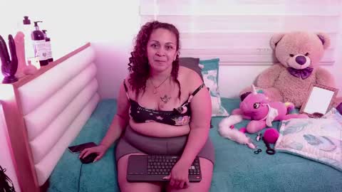 Snapshot of scarlettbooty chatting on May 2026 03:22:02 PM scarlettbooty online show from May 2026 03:22:02 PM