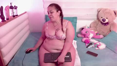 Snapshot of scarlettbooty chatting on May 2026 11:49:02 AM scarlettbooty online show from May 2026 11:49:02 AM