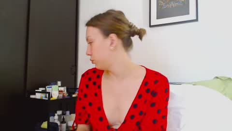 Scarlett online show from June 2026 01:26:02 PM