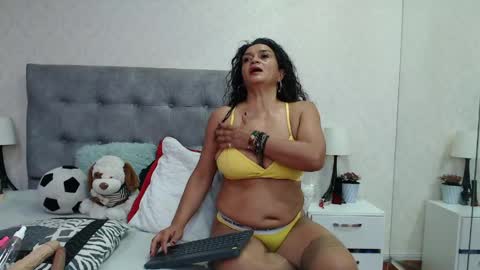 Snapshot of scarlettgreen_ chatting on June 2026 11:23:01 AM Scartt online show from June 2026 11:23:01 AM