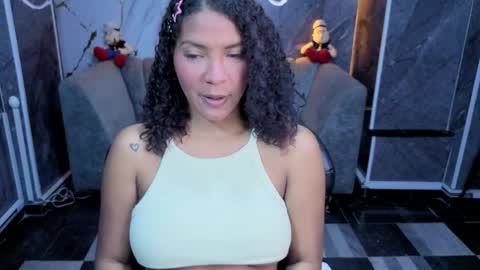 Snapshot of scarletth_b chatting on April 2026 03:39:01 AM Scarletth b online show from April 2026 03:39:01 AM