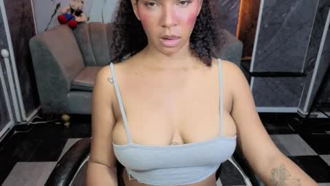 Snapshot of scarletth_b chatting on April 2026 07:45:01 AM Scarletth b online show from April 2026 07:45:01 AM