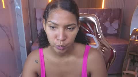 Snapshot of scarletth_b chatting on April 2026 03:07:02 AM Scarletth b online show from April 2026 03:07:02 AM