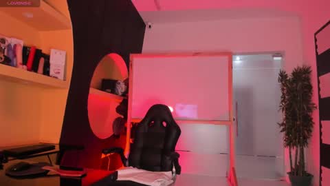 Scarlett Hot online show from September 2025 12:09:02 PM