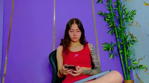 Scarlet online show from October 2025 08:39:01 PM