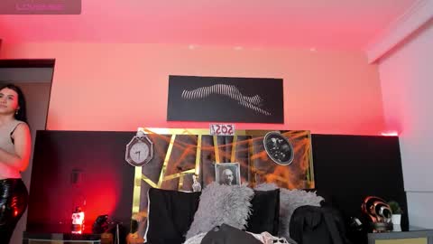 scarlettorres online show from October 2025 06:51:01 PM