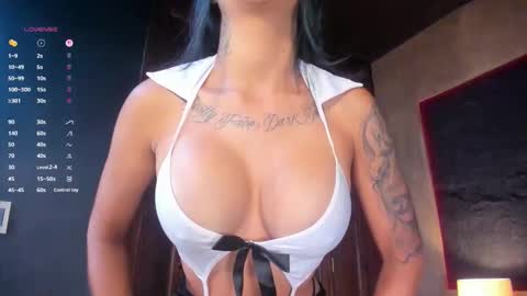 scarlettsinclaiir_ online show from February 2026 04:44:01 PM