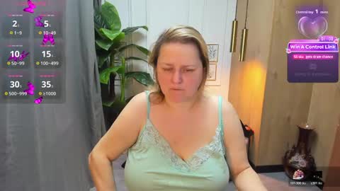 Snapshot of scarlettsoft chatting on April 2026 05:27:02 AM Scarlett online show from April 2026 05:27:02 AM