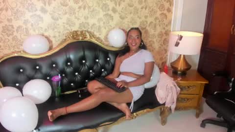 Snapshot of scarletttoush chatting on May 2026 04:41:01 AM scarletttoush online show from May 2026 04:41:01 AM
