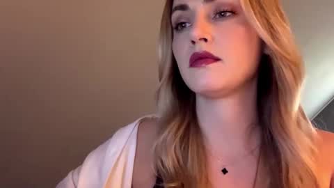 Snapshot of scarlettxblonde chatting on April 2026 03:24:02 PM ScarlettxBlonde online show from April 2026 03:24:02 PM