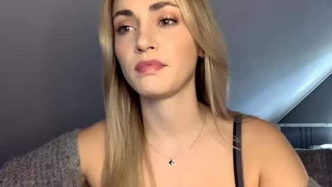 Snapshot of scarlettxblonde chatting on April 2026 02:23:02 PM ScarlettxBlonde online show from April 2026 02:23:02 PM