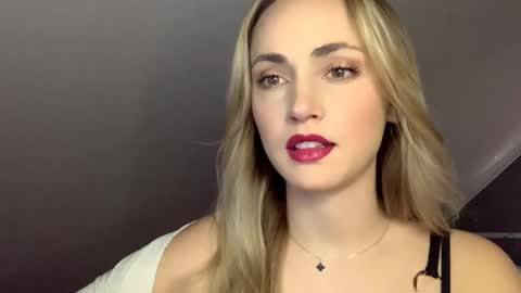 Snapshot of scarlettxblonde chatting on May 2026 02:22:01 PM ScarlettxBlonde online show from May 2026 02:22:01 PM
