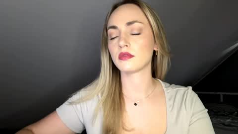 Snapshot of scarlettxblonde chatting on May 2026 08:42:02 AM ScarlettxBlonde online show from May 2026 08:42:02 AM