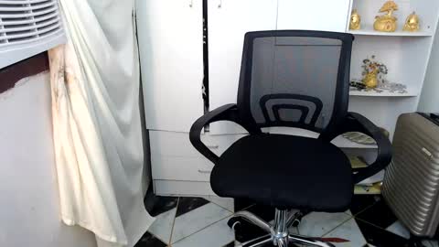 Queen Scarlet online show from January 2025 08:25:02 AM