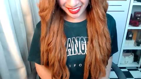 Queen Scarlet online show from February 2026 01:09:02 PM