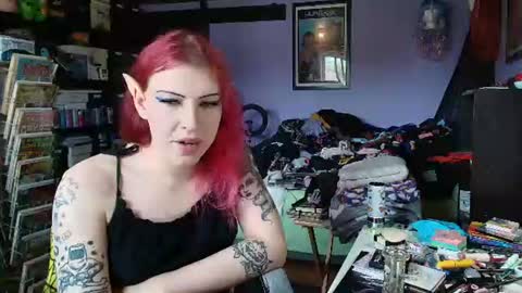 Sarah Bones online show from June 2026 06:34:01 PM