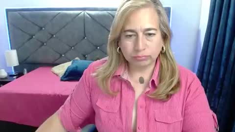 Snapshot of sccarlet_rose22 chatting on December 2025 11:10:01 PM Sccarlet online show from December 2025 11:10:01 PM