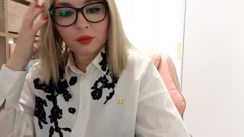 Snapshot of schoolteach chatting on November 2025 10:09:01 PM cindy desire online show from November 2025 10:09:01 PM