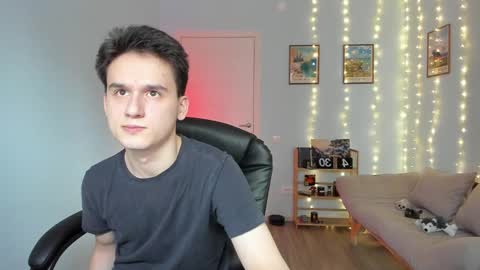 Thomas brunette and Alex blond online show from December 2024 11:28:01 AM