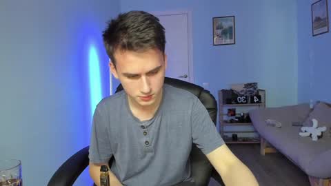 Thomas brunette and Alex blond online show from January 2025 10:55:01 AM