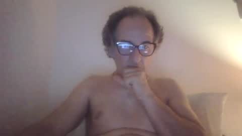 Snapshot of scotchwhieskie chatting on July 2026 10:42:02 PM scotchwhieskie online show from July 2026 10:42:02 PM