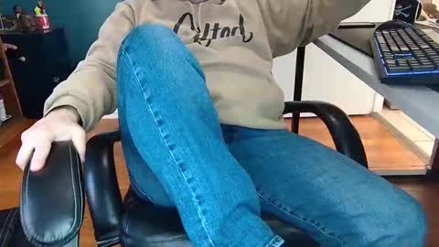 Snapshot of scottyglaze chatting on November 2025 04:42:01 PM Dadbodtactics online show from November 2025 04:42:01 PM