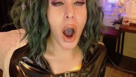 screendoll online show from February 2025 05:41:01 AM