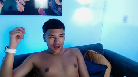 Snapshot of seanstonee chatting on April 2026 07:58:02 PM Sean online show from April 2026 07:58:02 PM