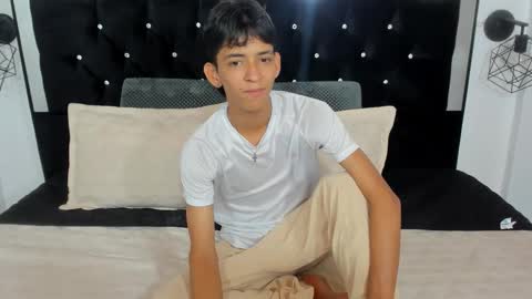 Snapshot of sebas_cat chatting on October 2025 10:10:01 PM Sebastian Alvarez online show from October 2025 10:10:01 PM