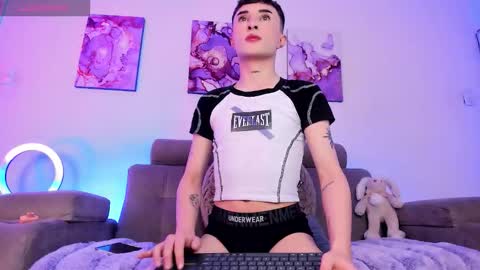     .  INDEPENDENT MODEL online show from March 2026 03:17:01 PM