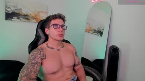 Snapshot of sebastianortizm chatting on January 2025 11:55:02 PM Lucian Sinclair online show from January 2025 11:55:02 PM