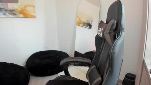 Snapshot of sebastianortizm chatting on January 2025 09:35:02 PM Lucian Sinclair online show from January 2025 09:35:02 PM