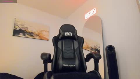 Snapshot of sebastianortizm chatting on January 2025 12:37:01 AM Lucian Sinclair online show from January 2025 12:37:01 AM