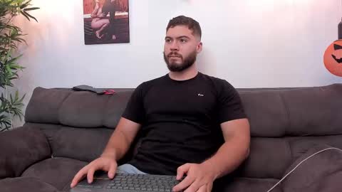 Instagram jeanpaulfit  online show from October 2025 08:20:02 PM