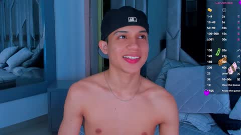 Sebastian online show from October 2025 08:05:01 PM