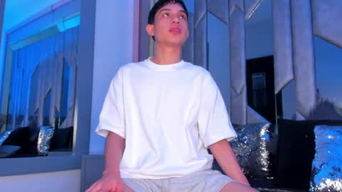 Snapshot of sebax_00 chatting on May 2026 08:17:01 PM Sebastian online show from May 2026 08:17:01 PM