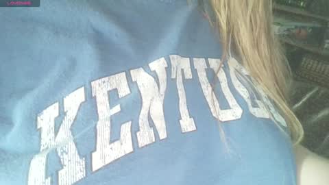 Snapshot of secret18slaveanon chatting on December 2024 06:38:01 PM Sunny online show from December 2024 06:38:01 PM