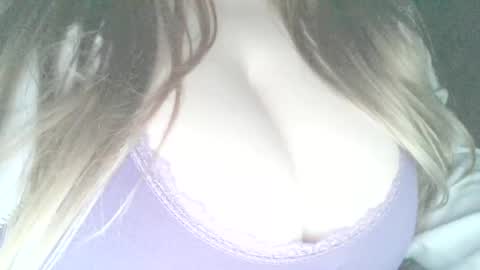 Snapshot of secret18slaveanon chatting on March 2025 05:11:01 AM Sunny online show from March 2025 05:11:01 AM