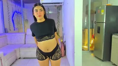 Snapshot of secrethause71605 chatting on February 2026 05:12:02 AM NIKOL online show from February 2026 05:12:02 AM