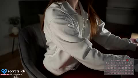 Eliz online show from December 2025 03:21:02 PM