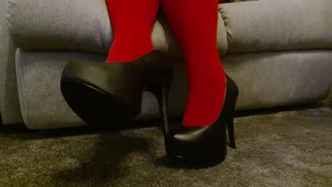 Snapshot of secretshoes chatting on June 2026 09:59:01 PM Secret Shoes online show from June 2026 09:59:01 PM