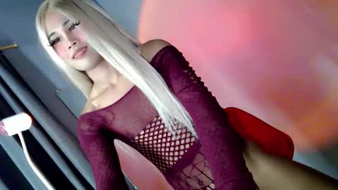 YU RI online show from October 2025 06:00:01 AM