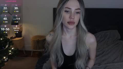 Sara online show from December 2024 10:14:02 PM