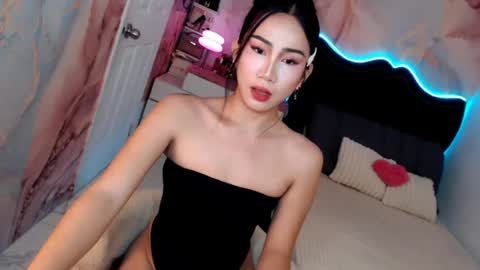 Snapshot of seductive_vana chatting on July 2026 11:51:02 PM Vanessa online show from July 2026 11:51:02 PM